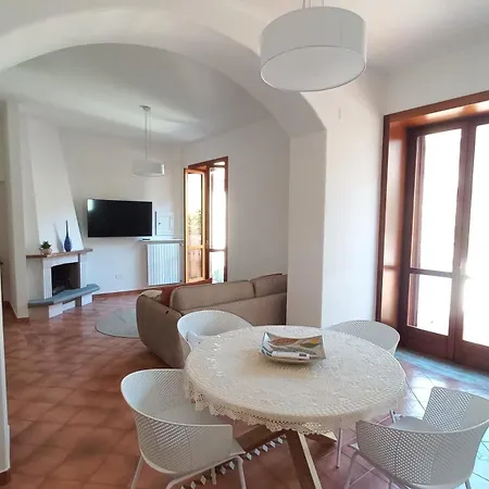 ベッド・アンド・ブレックファスト Borgo P Palazzo Catone カーヴァ・デ・ティッレーニ