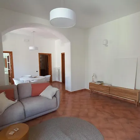 ベッド・アンド・ブレックファスト Borgo P Palazzo Catone 4*