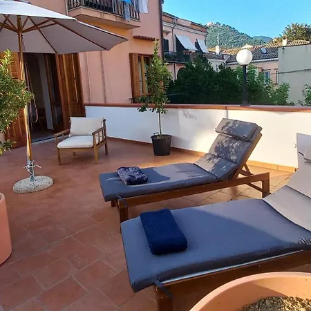 Borgo P Palazzo Catone 4*